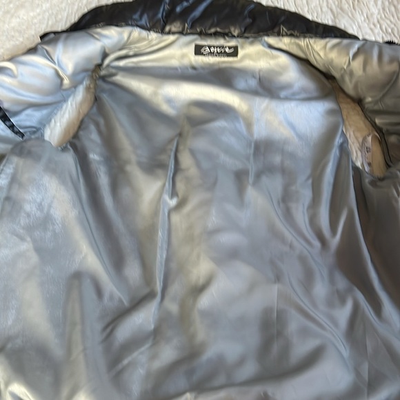 Black Puffer Vest by Bowie Keenan Duffy
L/Xl - Picture 4 of 10